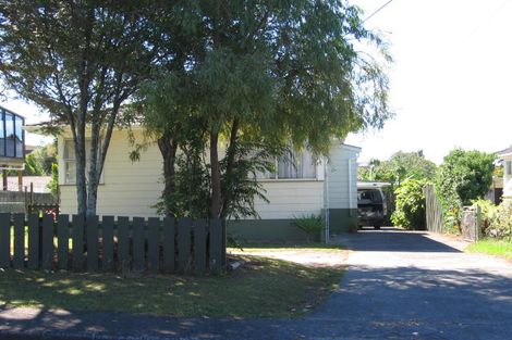 Photo of property in 20 Cron Avenue, Te Atatu South, Auckland, 0610