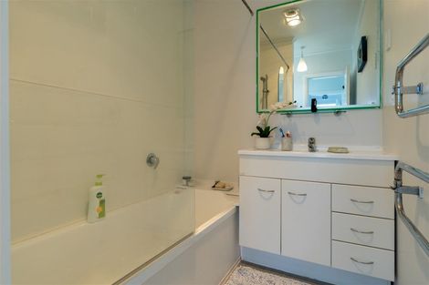 Photo of property in 15 Boswell Street, Kawakawa, 0210