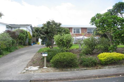 Photo of property in 3 De Luen Avenue, Tindalls Beach, Whangaparaoa, 0930