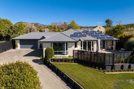 Photo of property in 8 Whitby Close, Waikawa, Picton, 7220