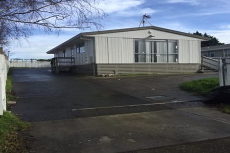 Photo of property in 2/12 Barneys Farm Road, Clendon Park, Auckland, 2103