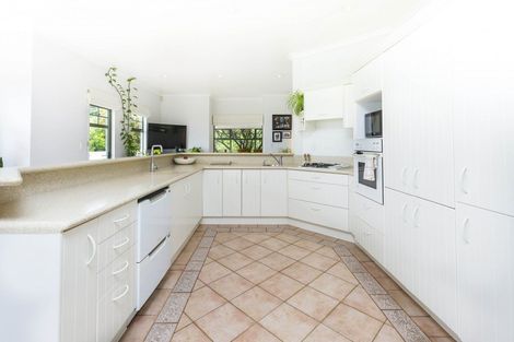 Photo of property in 95 Viewmont Drive, Harbour View, Lower Hutt, 5010