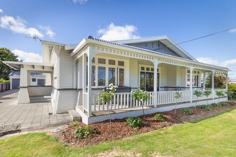 Photo of property in 56 Queenwood Road, Levin, 5510
