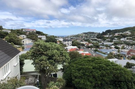 Photo of property in 28 Melbourne Road, Island Bay, Wellington, 6023