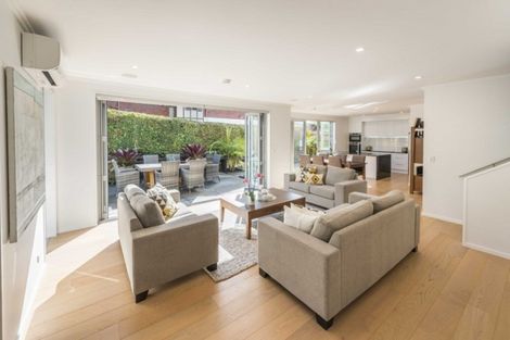 Photo of property in 3a Rossmore Terrace, Murrays Bay, Auckland, 0630