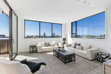 Photo of property in 6/14 Tamariki Avenue, Orewa, 0931