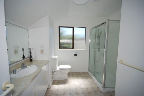 Photo of property in 4/58 Hayr Road, Three Kings, Auckland, 1042