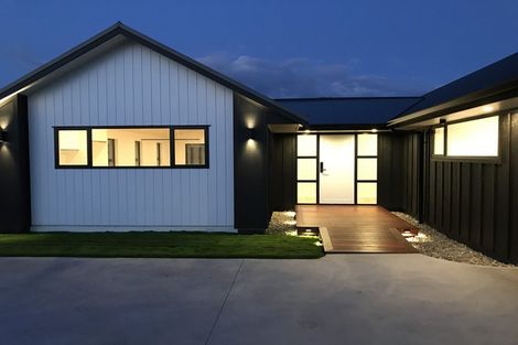 Photo of property in 11 Hamon Place, Pukehangi, Rotorua, 3015