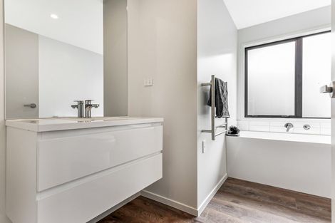 Photo of property in 72 Jacks Landing Drive, Hamilton Lake, Hamilton, 3204