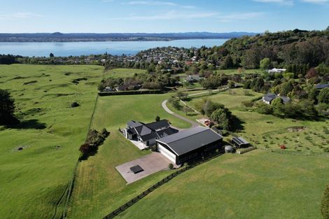 Photo of property in 28 Te Moenga Park, Acacia Bay, Taupo, 3330