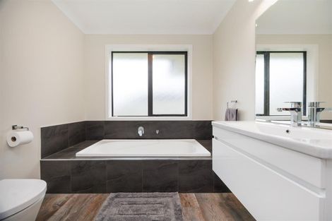 Photo of property in 51 Wilson Street, Bulls, 4818