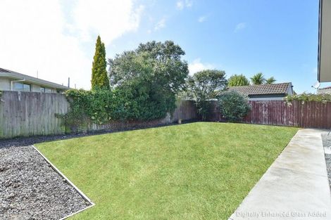 Photo of property in 2/90 Queenspark Drive, Parklands, Christchurch, 8083