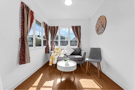 Photo of property in 92 Mangere Road, Otahuhu, Auckland, 1062