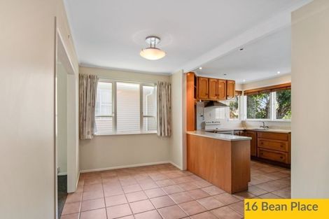 Photo of property in 16 Bean Place, Mount Wellington, Auckland, 1060