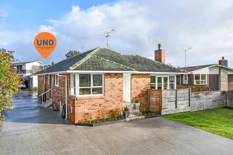 Photo of property in 31 Gossamer Drive, Pakuranga Heights, Auckland, 2010