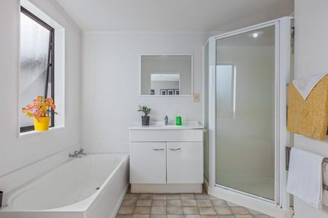 Photo of property in 15/61a Birkdale Road, Birkdale, Auckland, 0626