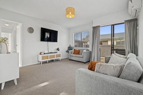 Photo of property in 4a Redditch Place, Papamoa Beach, Papamoa, 3118