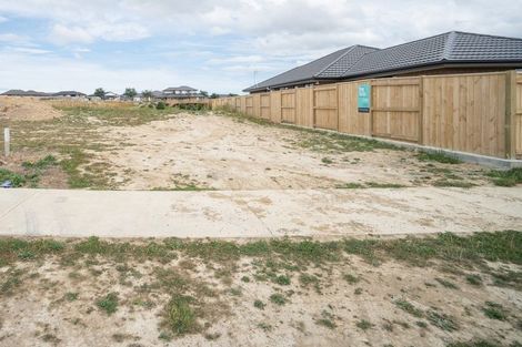 Photo of property in 17 Sardinia Grove, Fitzherbert, Palmerston North, 4410