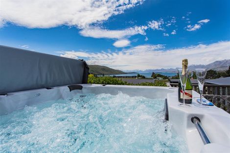 Photo of property in 2 Sams Place, Lake Tekapo, 7999