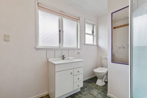 Photo of property in 2/16 Ramillies Place, Glenfield, Auckland, 0629