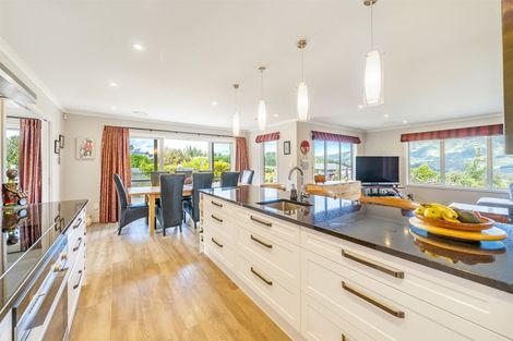 Photo of property in 1 Valley View Way, Timberlea, Upper Hutt, 5018