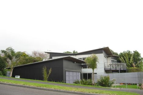 Photo of property in 8 Wairau Road, Oakura, 4314