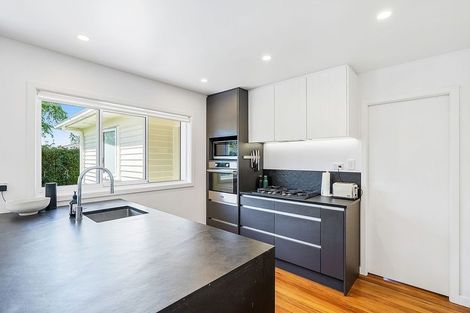 Photo of property in 35 Avondale Road, Avondale, Auckland, 1026