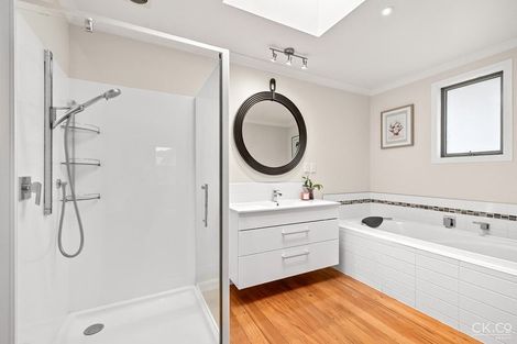 Photo of property in 21 Pempsey Street, Silverstream, Upper Hutt, 5019