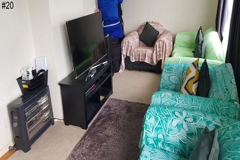 Photo of property in 20-22 Sievers Grove, Cannons Creek, Porirua, 5024