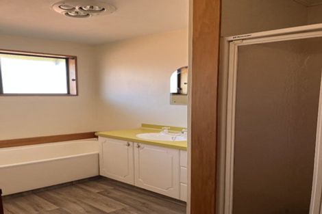 Photo of property in 5b Rolfe Place, Bishopdale, Christchurch, 8053