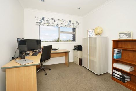 Photo of property in 9 Callard Place, Riverlea, Hamilton, 3216