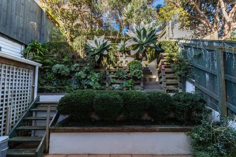 Photo of property in 40 Hawker Street, Mount Victoria, Wellington, 6011