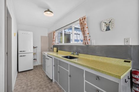Photo of property in 28 Andersons Road, Charteris Bay, Governors Bay, 8971