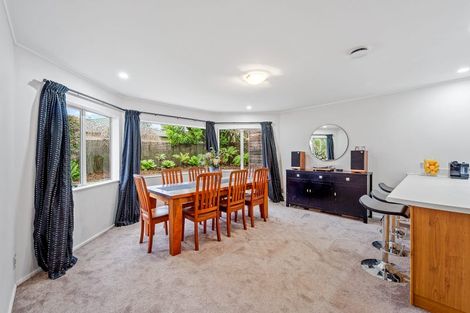 Photo of property in 27 Ponderosa Drive, Oteha, Auckland, 0632