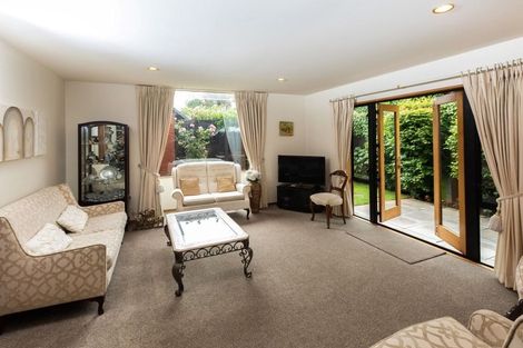 Photo of property in 9 Clyde Road, Upper Riccarton, Christchurch, 8041