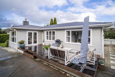 Photo of property in 15 Lipscombe Crescent, Havelock North, 4130