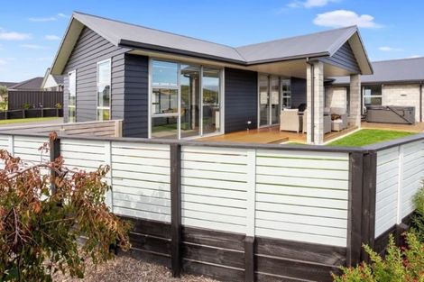 Photo of property in 21 Greystone Place, Omokoroa, 3114