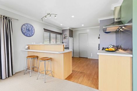 Photo of property in 41 Kinder Street, Acacia Bay, Taupo, 3330