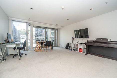 Photo of property in Piermont Apartments, 3i/82 Cable Street, Te Aro, Wellington, 6011
