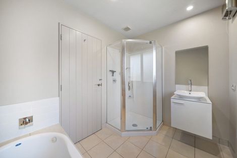 Photo of property in 8 Ada Place, Lake Hayes, Queenstown, 9304