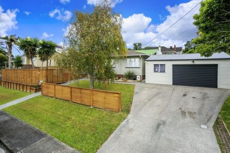 Photo of property in 1/15 Elliott Avenue, Bayview, Auckland, 0629