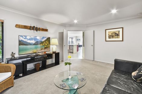 Photo of property in 12 Phoenicia Court, The Gardens, Auckland, 2105