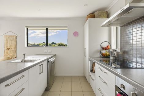 Photo of property in 5 Caldera Crescent, Pyes Pa, Tauranga, 3112