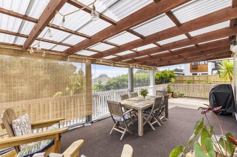Photo of property in 32 Windy Ridge Road, Glenfield, Auckland, 0629
