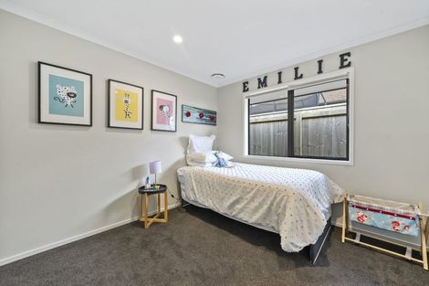 Photo of property in 7 Weatherdeck Close, Whitby, Porirua, 5024