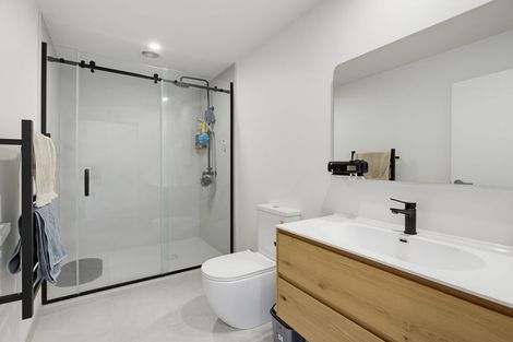 Photo of property in 1e Stott Avenue, Birkdale, Auckland, 0626
