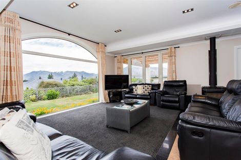 Photo of property in 2 Sams Place, Lake Tekapo, 7999