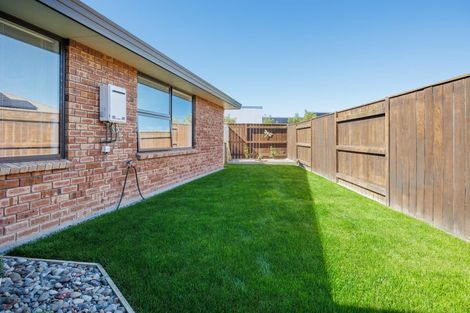 Photo of property in 18 Medallion Court, Kelvin Grove, Palmerston North, 4414