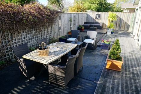 Photo of property in 8 Sackville Street, Martinborough, 5711