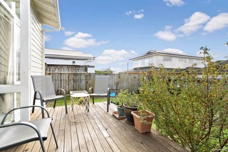 Photo of property in 10 Quest Terrace, Mount Roskill, Auckland, 1041